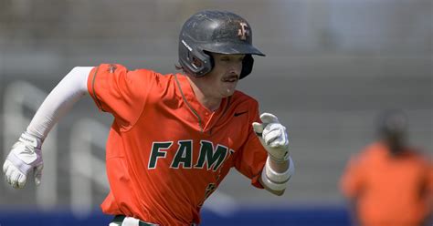 Huber’s big home run lifts UConn to 9-6 victory over Florida A&M in Gainesville Regional